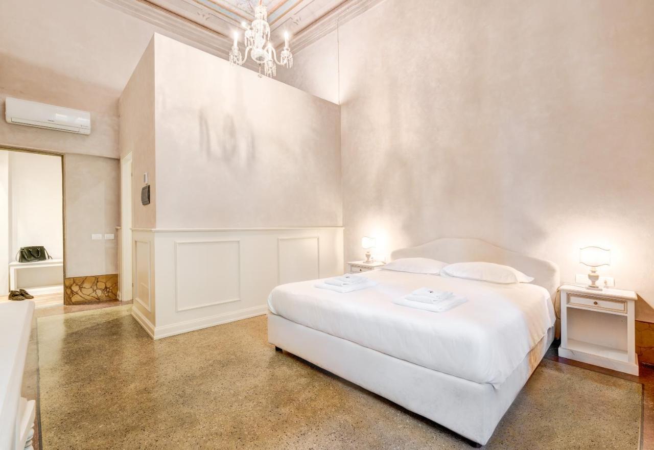 Palazzo D'Oltrarno - Residenza D'Epoca Bed & Breakfast Florence Luaran gambar